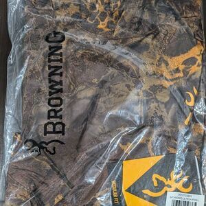 BNWT Browning Hooded Tech Crew (L)- RTW3 Black/Gold
